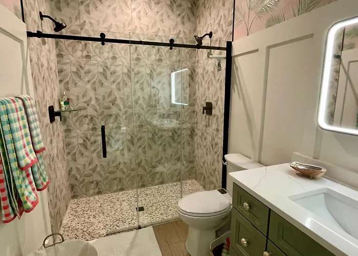 Magnolia Court Suites
